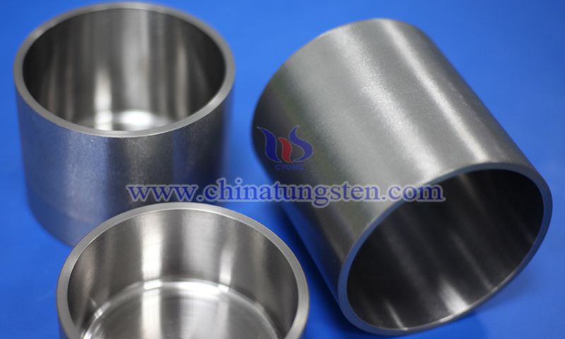tungsten crucible in vacuum heat treatment picture